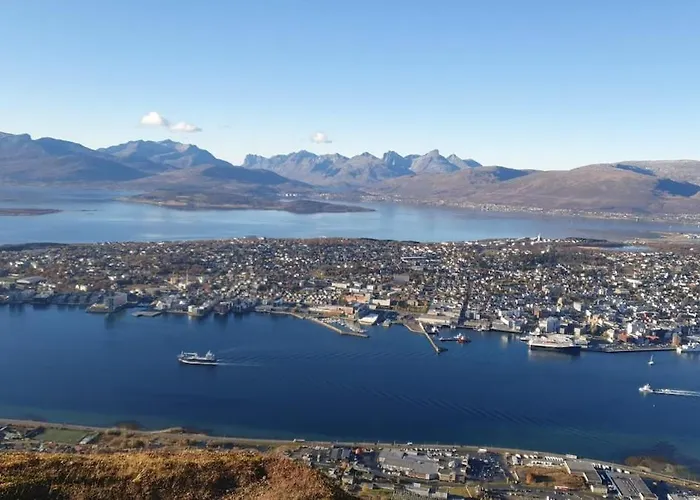 Cozy With Free Parking And Barbecue Area Appartement Tromsø