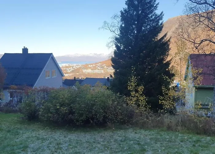 Cozy With Free Parking And Barbecue Area * 特罗姆瑟